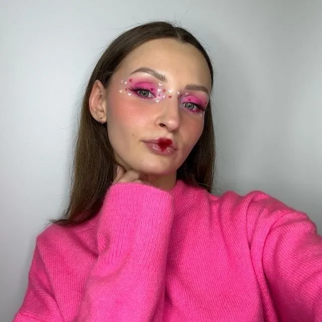 Valentine’s makeup look💕  After a workday my plans for