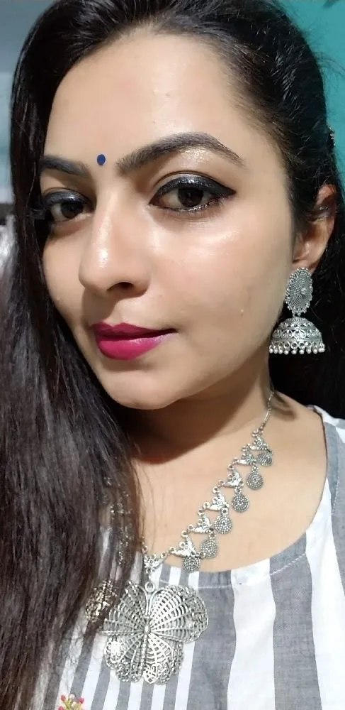 Love creating smoky eyes specially on my traditional outfit